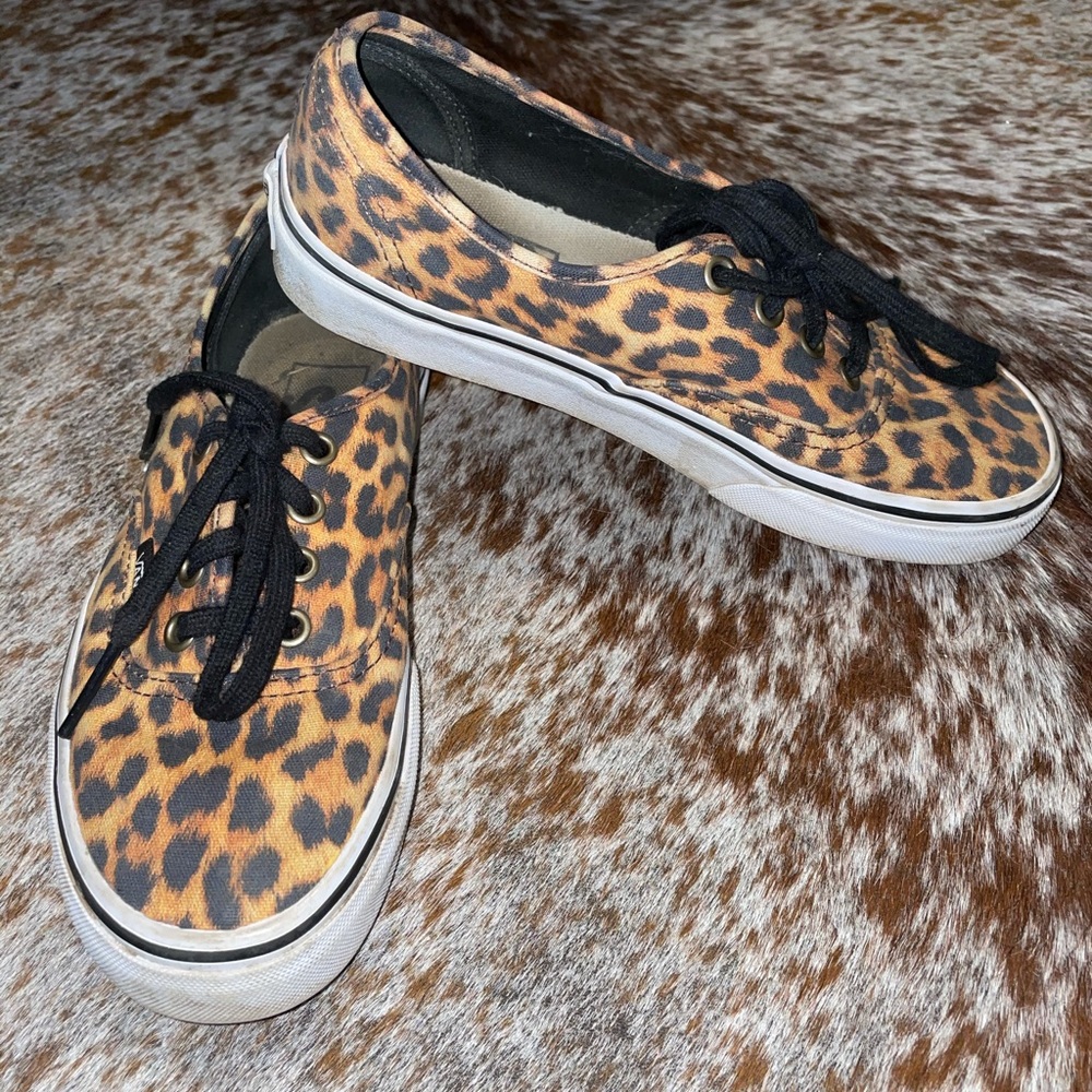 Leopard vans